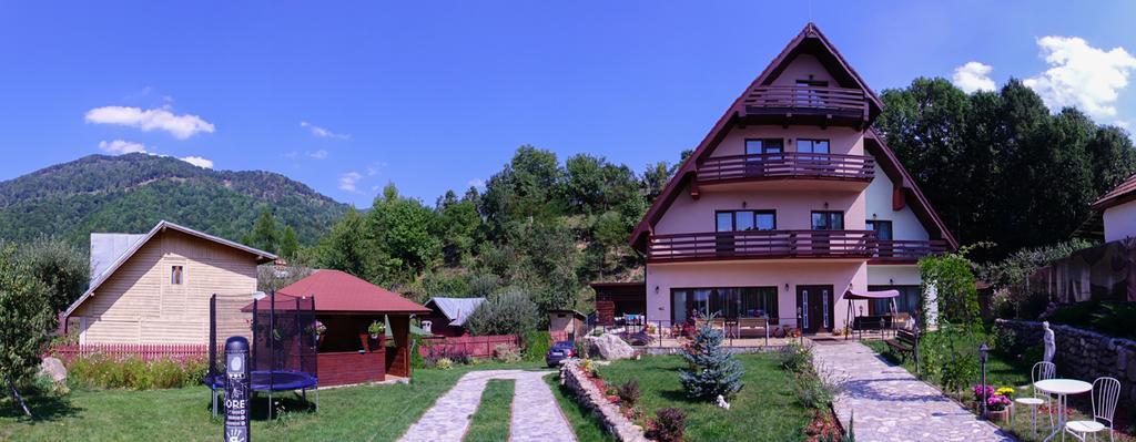 Hotel Casa Altfel Malaia Exterior foto